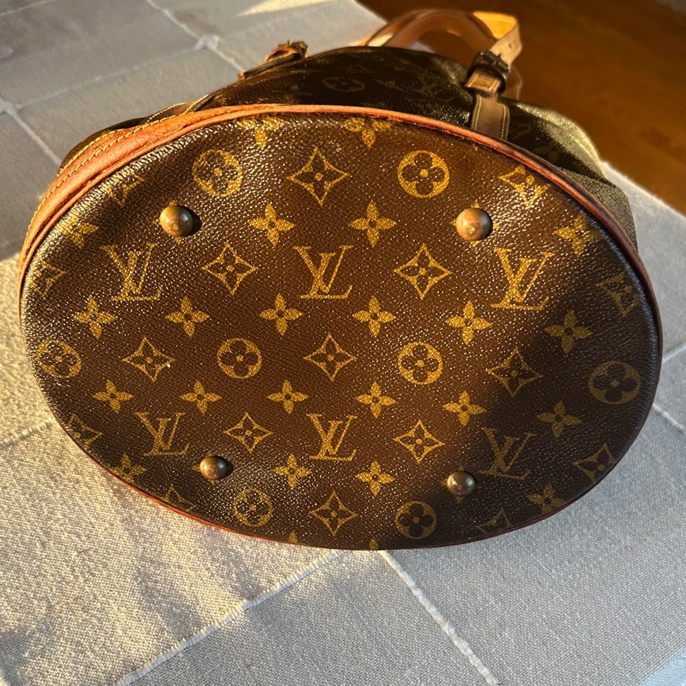 Louis Vuitton Brown Monogram Bucket Bag GM - Picture 8 of 10